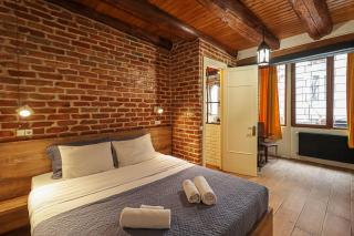 2 bedroom apartment in the heart of Tbilisi - 7