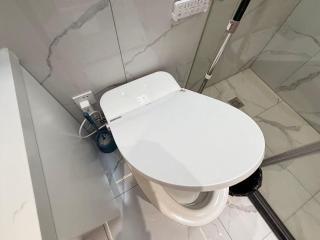 Book and Bed-People's Square - 7