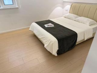 Book and Bed-People's Square - 5