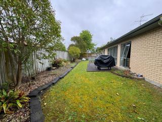 Relaxing 3BR Home by Wattle Downs Reserve - 7