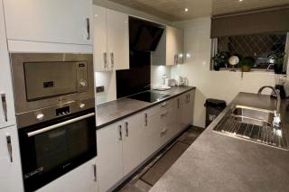 2 Bedroom Apartment - Sleeps 4 Free Parking Wifi - 7