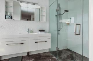 Desirable on Devon - award-winning luxury in CBD - 3