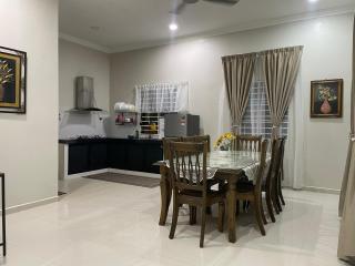 Kundang Villa @ Tasik Biru - 3 Bedrooms Bungalow - 3