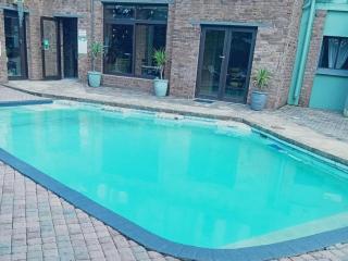 An Exclusive Guesthouse too - 0