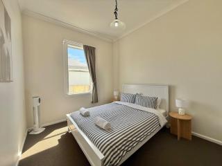 Currawong Corner Cottage - 8