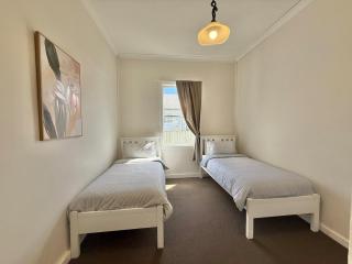 Currawong Corner Cottage - 1