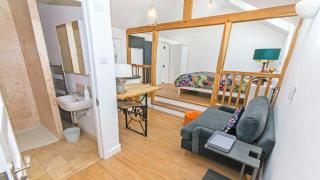 Bag-End House - Unique home with Balcony, Beautiful Views, Ping Pong and Hot Tub option - Sleeps 14 - 7