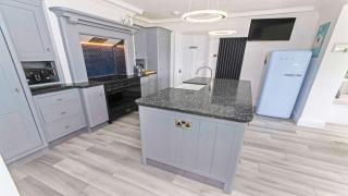 Bag-End House - Unique home with Balcony, Beautiful Views, Ping Pong and Hot Tub option - Sleeps 14 - 3