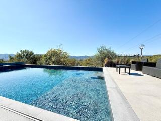 Villa Sensazione-Piscina, Sauna, Jacuzzi, BBQ - 7