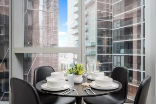 Modern CBD 2BR Free Gym & Pool Walk Everywhere - 6