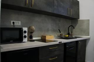 Velaris Downtown Retreat - 0