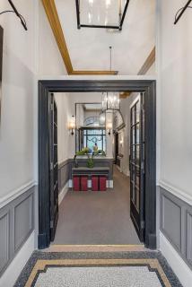 Spacious 2 bedroom apartment in Cadogan Square - 6