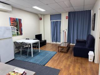 MetaWise Charming Retreat at Huntingdale E4 - 6