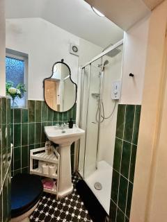 1Bd Apt City Centre Contractor Friendly - 9