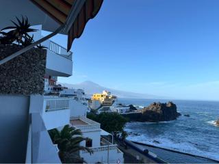 House with balcony and views of the Atlantic in El Pris - 9