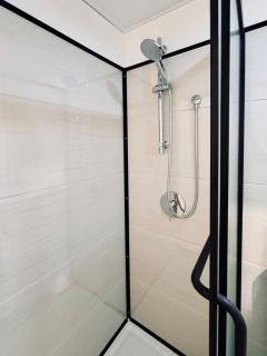 Peaceful home close to Monash Uni and Chadstone SC - 1