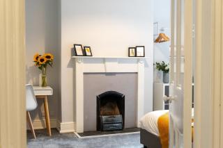 5 Bedroom Spacious Victorian across Royal Infirmary with FREE Parking - 5