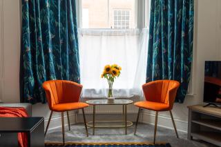 5 Bedroom Spacious Victorian across Royal Infirmary with FREE Parking - 4