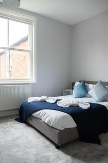 5 Bedroom Spacious Victorian across Royal Infirmary with FREE Parking - 3