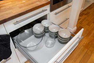 5 Bedroom Spacious Victorian across Royal Infirmary with FREE Parking - 2