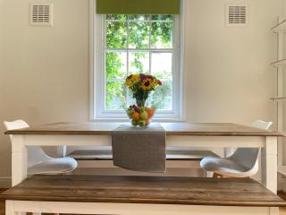 5 Bedroom Spacious Victorian across Royal Infirmary with FREE Parking - 1