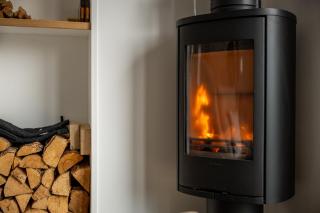 Luxury Riverside Retreat In Dartmouth With Views - 9