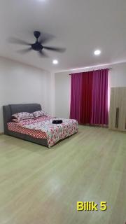 Anjung Baraqah with private pool, near the beaches - 4