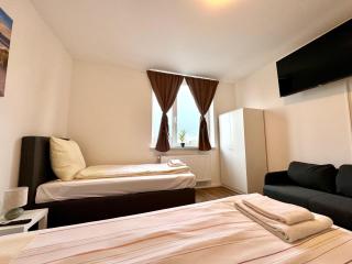 2 Zimmer Unterkunft in Zentraler Lage Wasbeker Str - 8