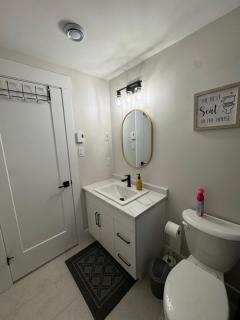 Cozy & Stylish Retreat with Modern Comforts - 4