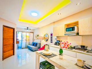 2 Units I 500m Award Winning Beach I King Bed Kitchen I AC Pool Patio Gym 2432 - 9