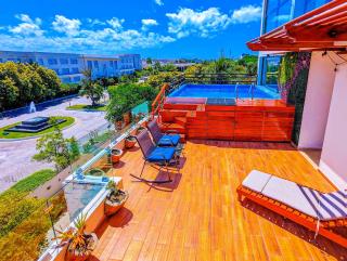 2 Units I 500m Award Winning Beach I King Bed Kitchen I AC Pool Patio Gym 2432 - 0