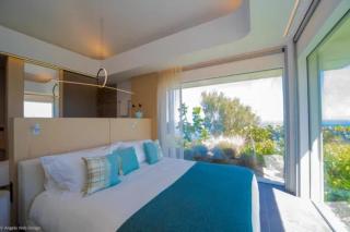 Refined Oceanview Escape For Six Guests - 8