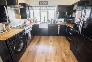 Pebbles Beach House By Air Premier - 7