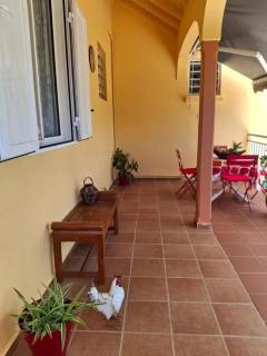 Maison accueillante à Sainte-Rose, 25 m² et balcon - 2