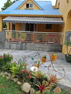 Maison accueillante à Sainte-Rose, 25 m² et balcon - 4