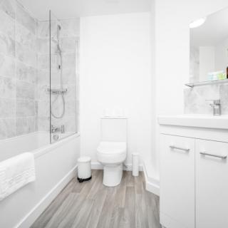 Two Bedrooms Apartment - Parking - Cradley Heath 51C - 7