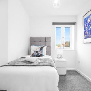 Two Bedrooms Apartment - Parking - Cradley Heath 51C - 4