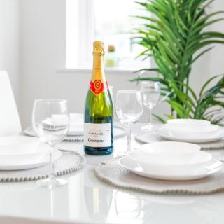 Two Bedrooms Apartment - Parking - Cradley Heath 51C - 9