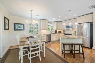 CA411: 411 Carolina Blvd. - 8