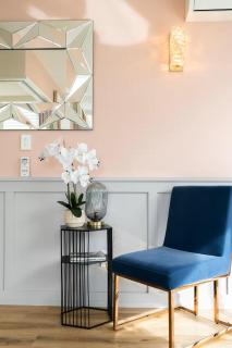 Stylish 2BR City Retreat - Air-Con & Balcony - 3