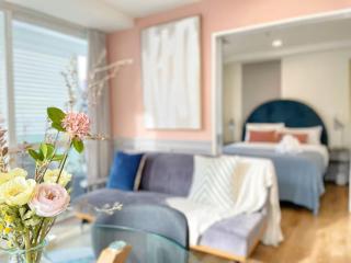 Stylish 2 Bedroom Auckland City Retreat - Air-Con & Balcony - 3