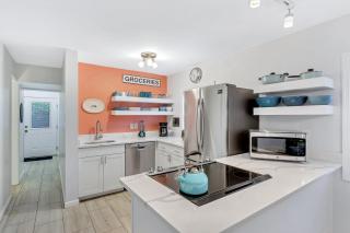 CM4005: 4005 Cameron Blvd. - 2