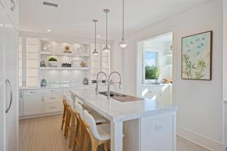 INT44: 44 Intracoastal Court - 8