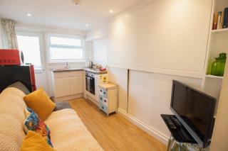 Pebbles Apartment By Air Premier - 7