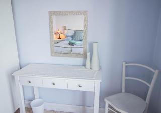 Serenity "your calm seafront retreat" By Air Premier - 8