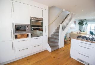 Serenity "your calm seafront retreat" By Air Premier - 7