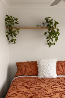 Cosy Coastal Escape 2BR Apartment Free Wi-Fi - 7