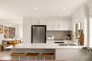 Beautiful Beach Escape 2BR Apartment Free Wi-Fi - 4