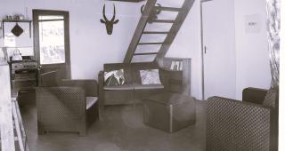 Oppiberg Cottage with River View - 3