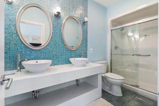 SS52: 52 Surfsong - 1